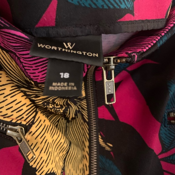 SOLD❌Beautiful Floral tribal Skirt - Picture 6 of 6